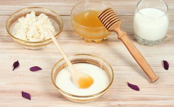 Favorite  Japanese facial mask from boiled rice, one spoon of honey and hot milk.