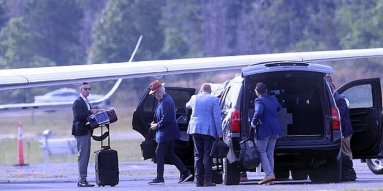 Bill Clinton me defibrilator në Hamptons, shqetësime për shëndetin e ish-presidentit amerikan