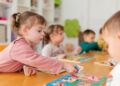 Edukatorja në Tiranë ndiqet ligjërisht për goditjen e një fëmije në kopsht.