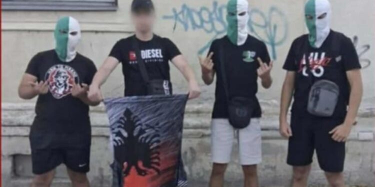 Foto/ 32-vjeçari me pasaportë suedeze sulmohet në Manastir, besohet se u konfuzua për shqiptar për shkak të bluzës me shqiponjë