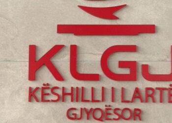 "Gjyqtari Ligoraq ndali prishjen e ndërtesës që kishte zënë hapësirën publike" / KLGJ reagon ndaj kritikave të Kryeministrit: Komentet e tilla kërcënojnë pavarësinë e sistemit gjyqësor.