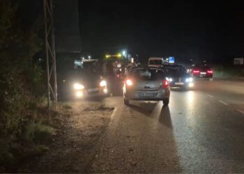 Gushti përfundon në tragjedi: Dy të vdekur dhe tre të plagosur në aksident, viktimë edhe një e mitur në Kosovë.