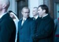 Jude Law interpreton Vladimir Putinin në filmin që bëri bujë në Festivalin e Venecias, ‘Magjistari i Kremlinit’ lidh politikën me artin.