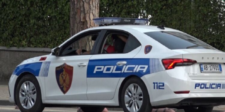 Kanabis në një fshat të Krujës, dy persona arrestohen në flagrancë, një tjetër shpallet në kërkim