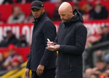 Kryefjalë! Trajneri i Bayer Leverkusen, Erik ten Hag, në rrezik shkarkimi pas dy ndeshjeve të para të sezonit
Situata në klub po përkeqësohet, ndërsa portali norvegjez i besueshëm, VG, raporton se Erik ten Hag mund të largohet nga posti i tij vetëm dy javë pas fillimit të sezonit në Bundesliga.