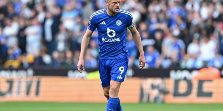 Pritet vetëm zyrtarizimi, Jamie Vardy po kalon te një klub surprizë në Serie A