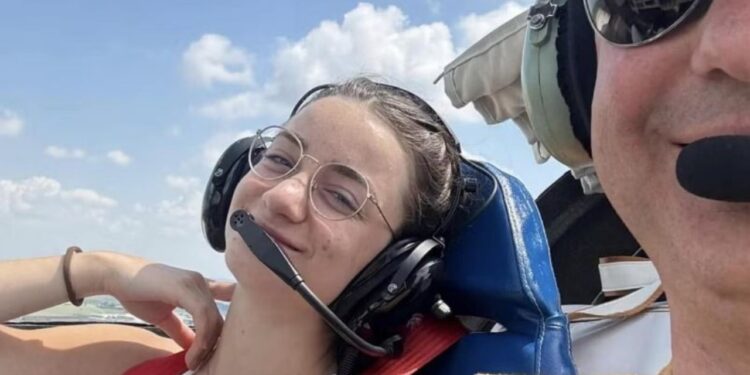Raportim tragjik në Itali: Avioni i vogël rrëzohet në një fushë orizi, humbin jetën babai dhe vajza e tij 18-vjeçare.