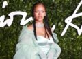 Rihanna feston 20 vjet në muzikë: "Falënderoj Zotin për bujarinë e Tij"