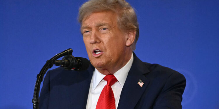 Trump diskuton dërgimin e kompanive ushtarake private në Ukrainë.