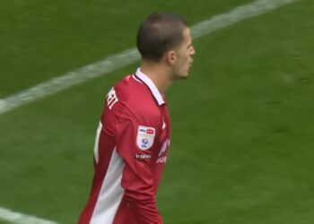 Video/ Sylvinho, i injoruar për dy vjet, fantazisti shqiptar ndan gol dhe asist! Ngritët në formacionin e javës në Angli