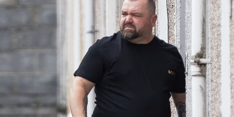 Vrasja e gruas që mbante në dorë foshnjën 1-vjeçare në Shqipëri: “Daily Mail” heton për autorin nga Berati dhe mënyrën se si hyri dy herë ilegalisht në Angli.