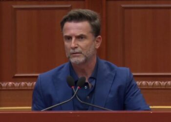 ‘Piramidat’ online dhe vjedhjet ndaj shqiptarëve, Braçe përgjigjet: A keni ende dyshime? Këto dy faqe po realizojnë ‘cash out’