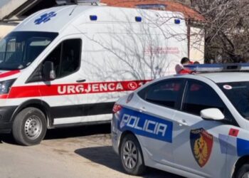 18-vjeçari godet me motor një të rinjtë, nis hetimi për ngjarjen në Shkodër  

Specialistët e Sektorit të Qarkullimit Rrugor i kanë kaluar materialet Prokurorisë, pasi dje, në lagjen “Mark Lula”, një 18-vjeçar, A. Gj., duke drejtuar motomjetin pa leje, ka përplasur një vajzë 22-vjeçe, M. N. Si pasojë e aksidentit, kanë pësuar lëndime të lehta si drejtuesi i motorit ashtu edhe e reja M. N.