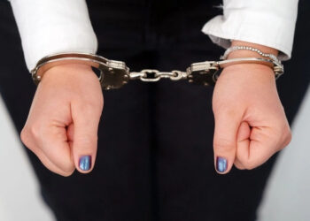 24-vjeçarja arrestohet në Prishtinë për abuzim me kartela bankare