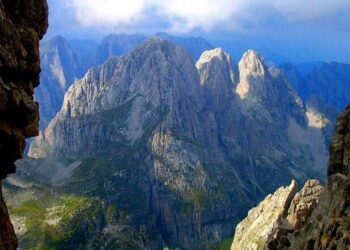 40-vjeçari në Kelmend bie nga lartësia dhe humb jetën