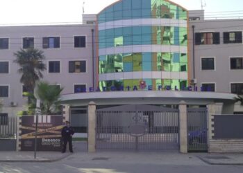 50-vjeçari në Durrës arrestohet për armëmbajtje pa leje dhe shpërndarje të qetësisë publike.