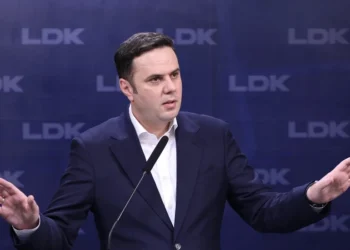 Abdixhiku: Është koha të bashkohemi dhe ta ndalojmë këtë politikë të çmendur.