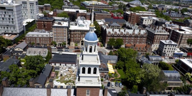 Administrata Trump për Harvardin: Trego përgjegjësi financiare nëse kërkoni mbështetje federale