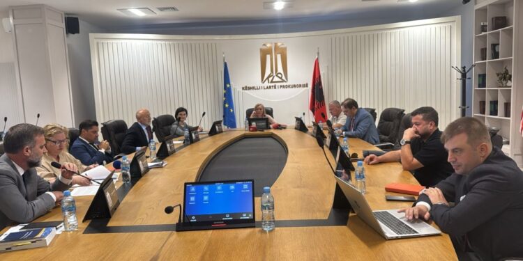 Aida Hajnaj mbyll zyrtarisht mandatin si drejtoreshë e BKH-së, KLP pritet të marrë vendim për shkarkimin e saj sot