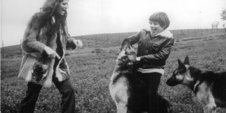 Aktorja Claudia Cardinale zbulon se u abuzua seksualisht në moshën 16-vjeçare: Djali besonte se ishte vëllai i saj dhe nuk e mendova të bënte abort.