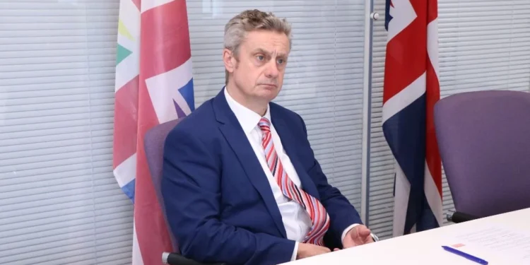 Ambasadori britanik: Kriza politike po izolon Kosovën në arenën ndërkombëtare, është e nevojshme respektimi i Kushtetutës.