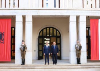 “Anëtarësimi i rajonit në BE përmirëson sigurinë”/ Kryeministri hungarez takon presidentin Begaj për të diskutuar forcimin e marrëdhënieve mes dy vendeve.
