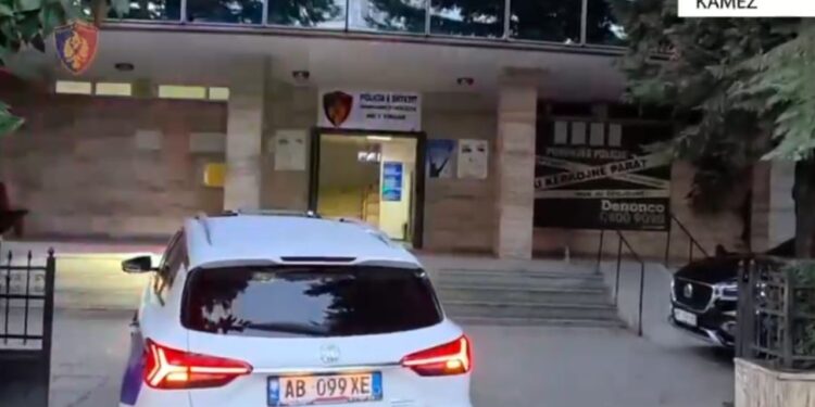Arrestohen dy persona në Kamëz për transport droge në Tiranë