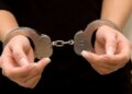 Arrestohet e dyshuara për sulm ndaj nënës dhe punonjëses policore në Vushtrri
