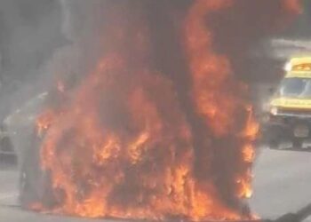 Automjeti shpërthen në rrugët e Tel Avivit, një i plagosur në incident.