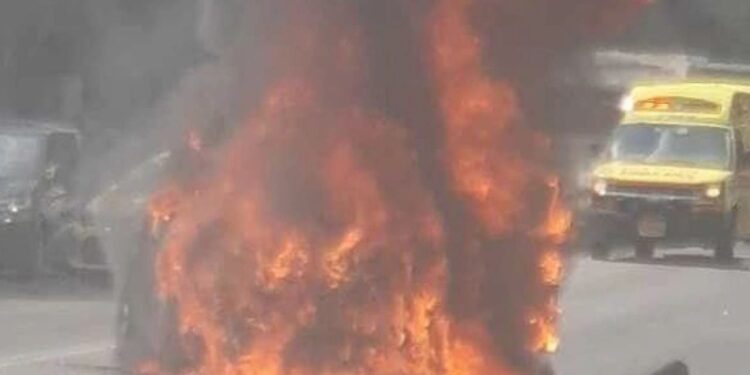 Automjeti shpërthen në rrugët e Tel Avivit, një i plagosur në incident.