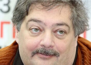 Autoritetet ruse përfshijnë shkrimtarin Dmitry Bykov në regjistrin e "terroristëve dhe ekstremistëve"