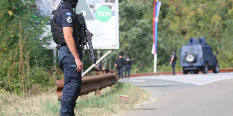 BE-ja është e shqetësuar për pjesëmarrjen e sulmuesve të Banjskës në protestat në Serbi në vend të marrjes së ndëshkimit.