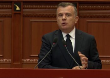 Balla reagon ndaj kritikave: Opozita duhet të vijë në Komisione, nuk e kemi shkrirë ‘Integrimin’ por u kemi shtuar përgjegjësi