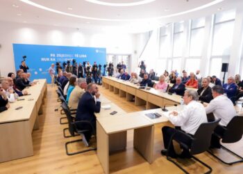 Berisha iu përgjigjet kritikëve që dëshirojnë PD-në jashtë parlamentit: Rama do të gëzohej nëse ne do ta bojkotonim.