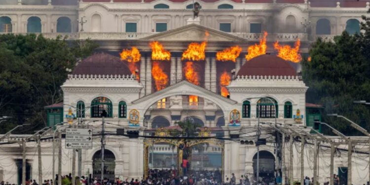 Brezi i ri kundër elitës tradicionale dhe protesta që i dha një tjetër faqe: Analiza e CNN mbi trazirat në Nepal dhe çfarë do të ndodhë më tutje?