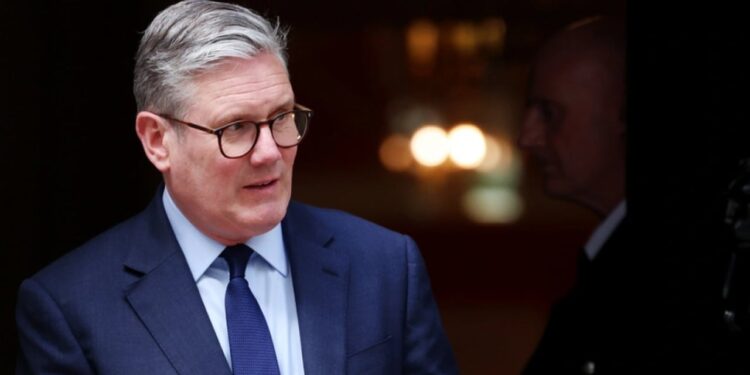 Britani: Ndryshime të reja për azilkërkuesit! Starmer në presion të madh