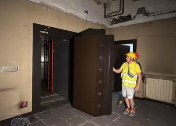 Bunker privat për mbrojtje nga atomet në qendër të Torinos, një oaz luksos dhe sigurie nën sipërfaqe.