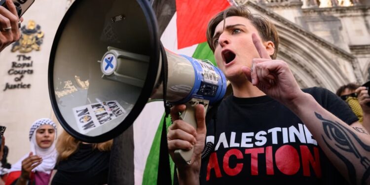 Çfarë është Palestina Action, organizata e përfshirë në qindra arrestime në Mbretërinë e Bashkuar?