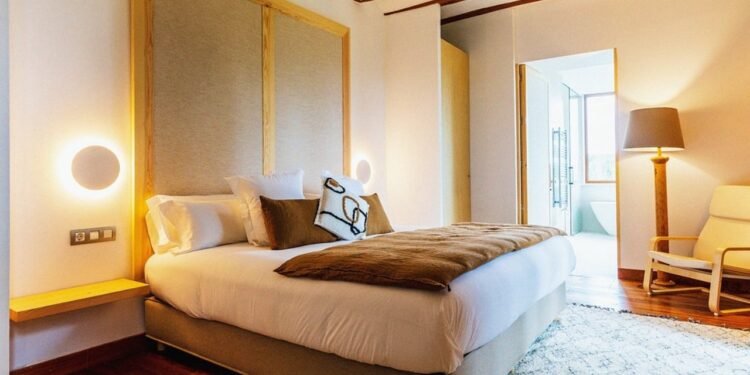 “Çfarë të bëni së pari në një hotel: Shmangni dritën” / Këshillat e ekspertëve: Bëni foto dhe regjistroni gjithçka.