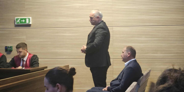 Damka e Kamberaj shpallin veten të pafajshëm