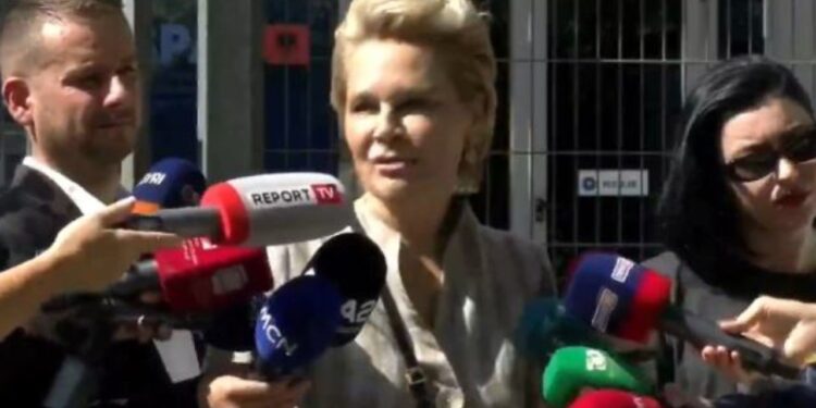 "Dëshmitarët janë frikësuar nga SPAK" / Monika Kryemadhi pas seancës: Do të përballem me të gjitha akuzat.