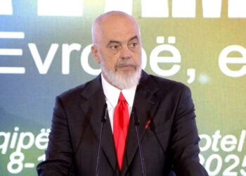 “Diplomacia ekonomike, pika jonë më e dobët”: Rama kritikon ambasadorët për rezultate të pa kënaqshme