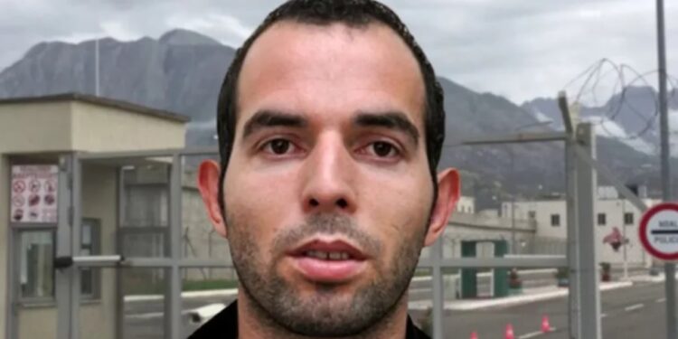 “Do të vras të gjithë djemtë e familjes”/ Një përplasje mes dy shokëve në Angli gjen zanafillën e 5 vrasjeve të rënda, një prej të cilave u zbulua sot.