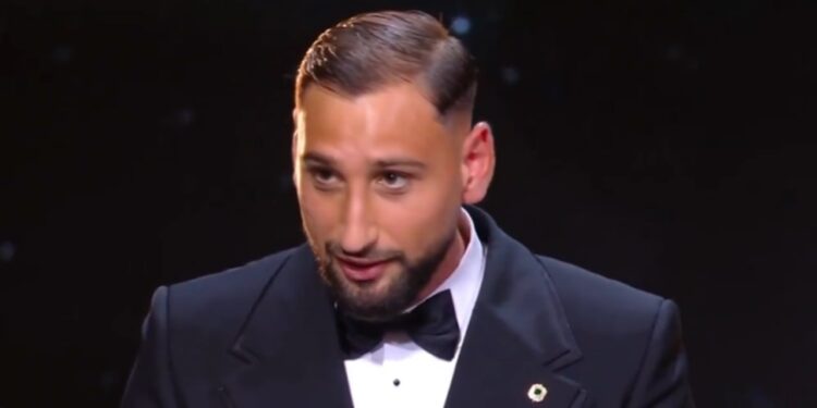 Donnarumma shpërblehet me trofeun "Yachine" përmes fotografive në rrjetet sociale, por Topi i Artë i jep vendin e parë shokut të Messit.