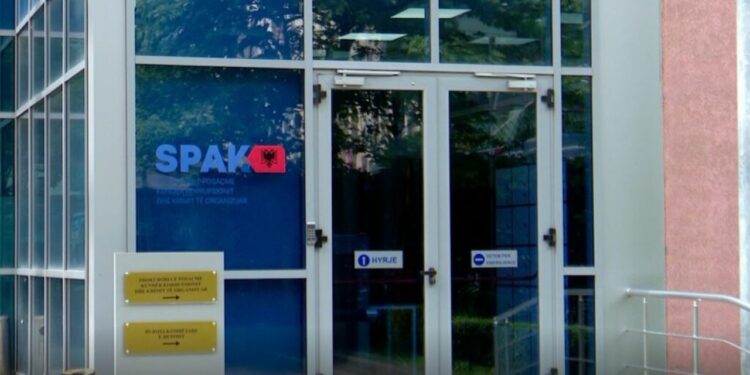 Dosja e Veliajt dorëzohet në GJKKO, publikohen emrat e biznesmenëve të akuzuar.