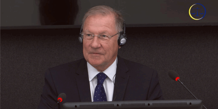 Duncan: Strukturën e UÇK-së e përbënte një diversitet, me motive të ndryshme për armatosje.
