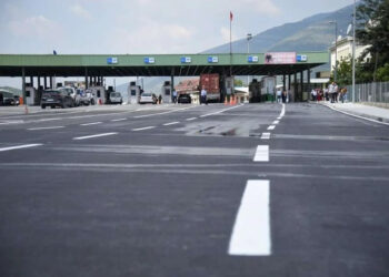 Dy persona të arrestuar në Morinë, dyshohen për tentativën e trafikimit të një 14-vjeçareje në Kosovë.