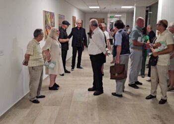 Dy univers, një realitet: Ekspozita në Galerinë e Artit Pamor 'Nikolet Vasia' në Durrës