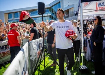 E djathta ekstremiste në SHBA reagon për vrasjen e Charlie Kirk: Kërkohet hakmarrje, Musk e quajti partinë e vrasësve.