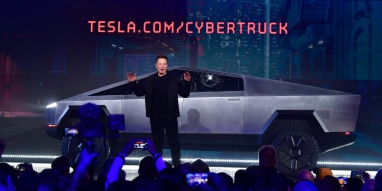 Elon Musk shet 2.57 milionë aksione të Teslës, çmimi i aksioneve rritet me afërsisht 5%